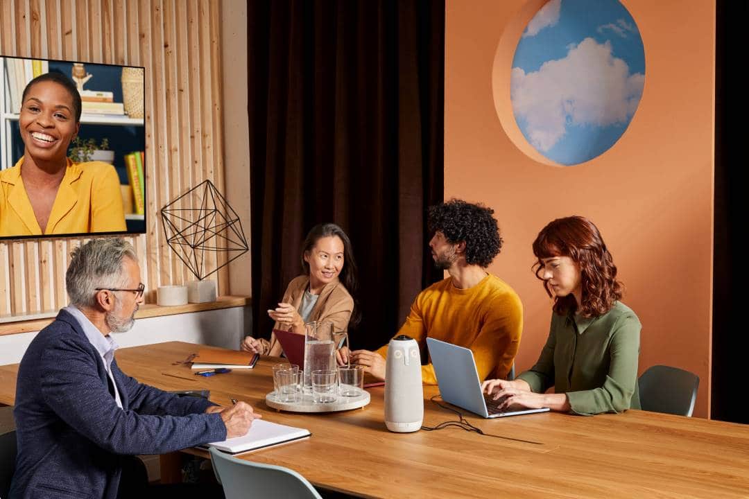 owl-pro-konferenz-mit-tv-headon-sized meeting-owl-pro-360° Videokonferenzsystem